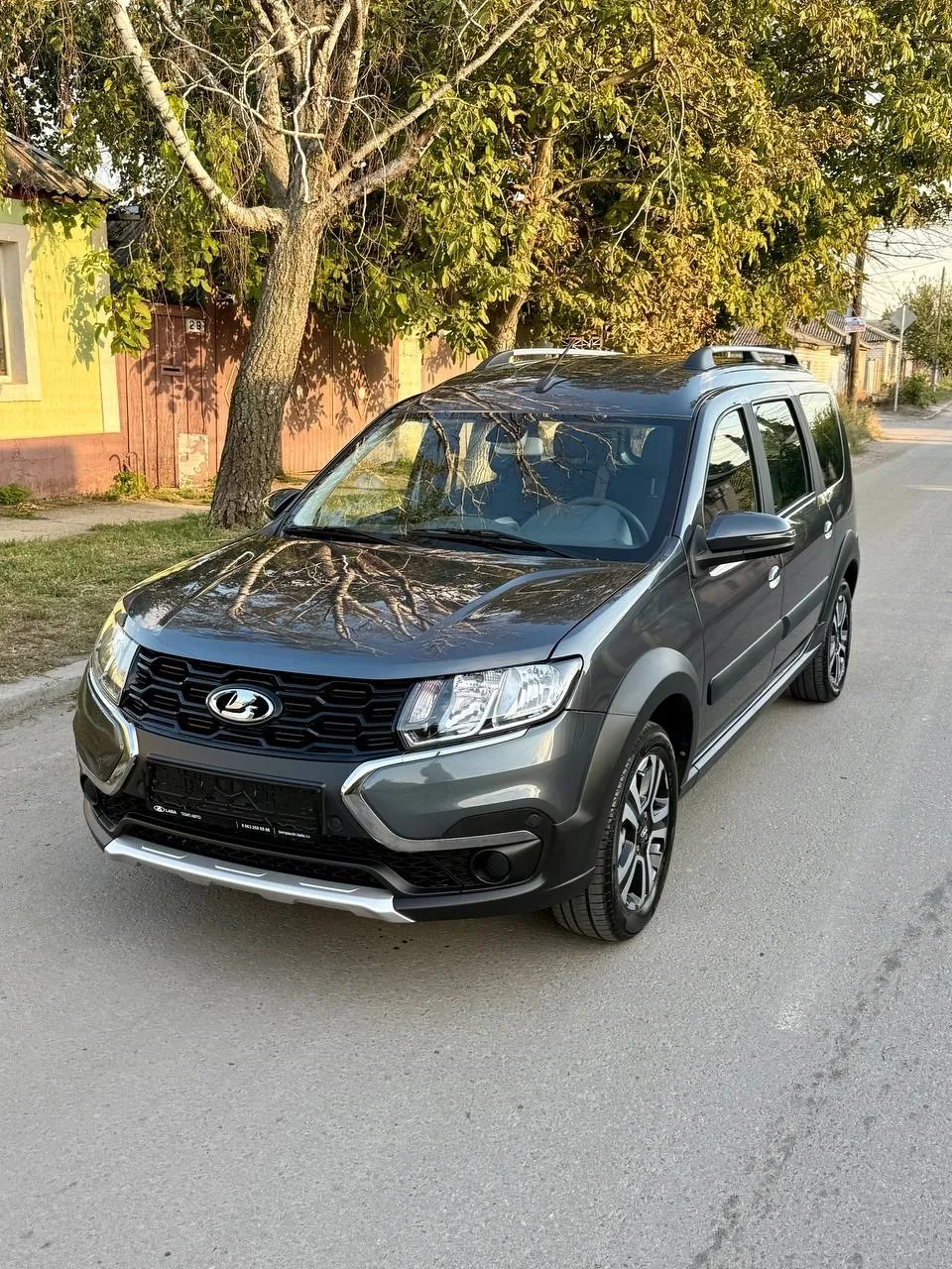 Lada Largus Cross (Лapгус Кросс),2025 год выпуска. 1.6 106 л.с. пробег 19 тысяч км.