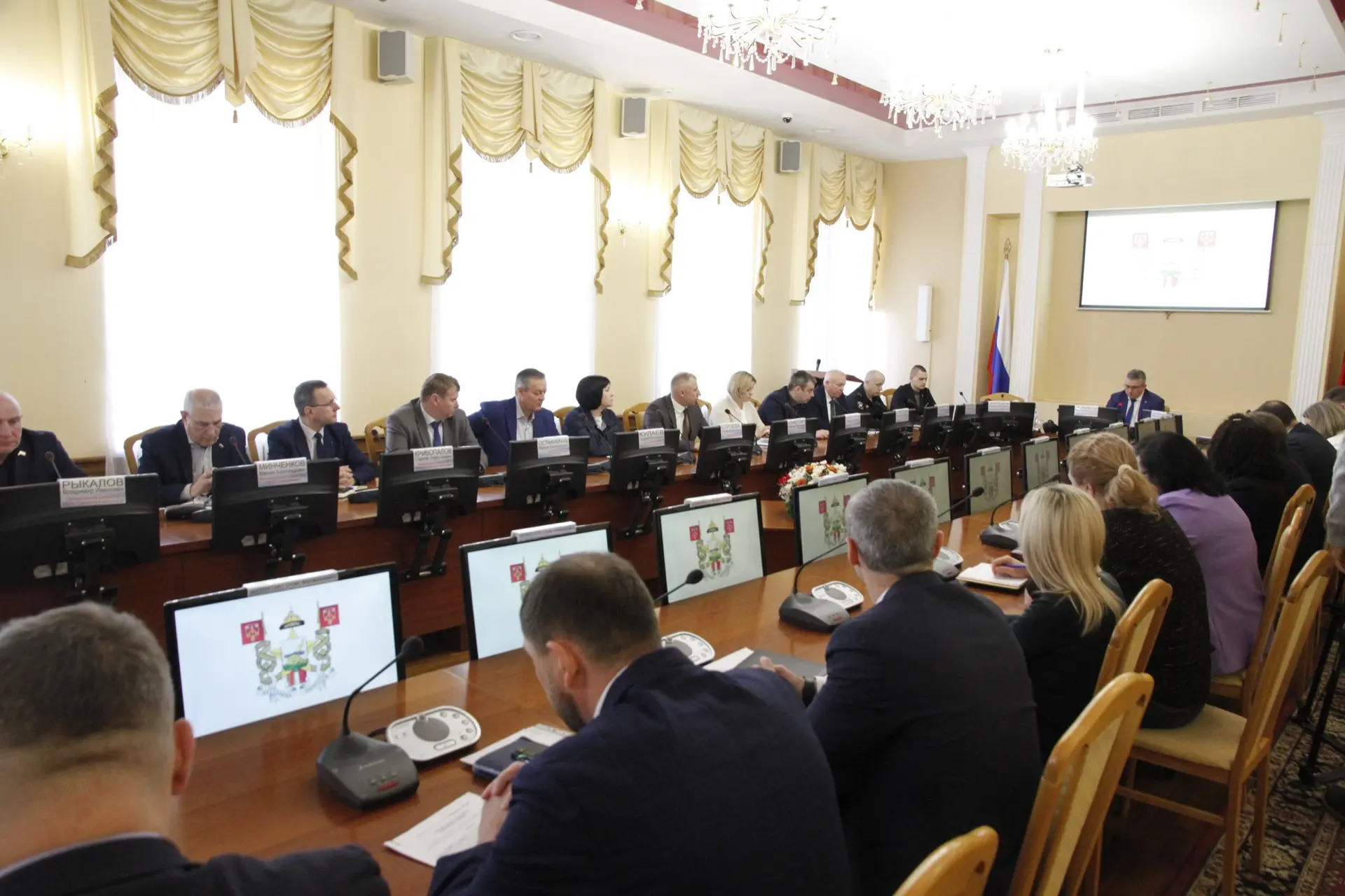 На планёрке также обратился к Управлению архитектуры и градостроительства с требованием активизирова
