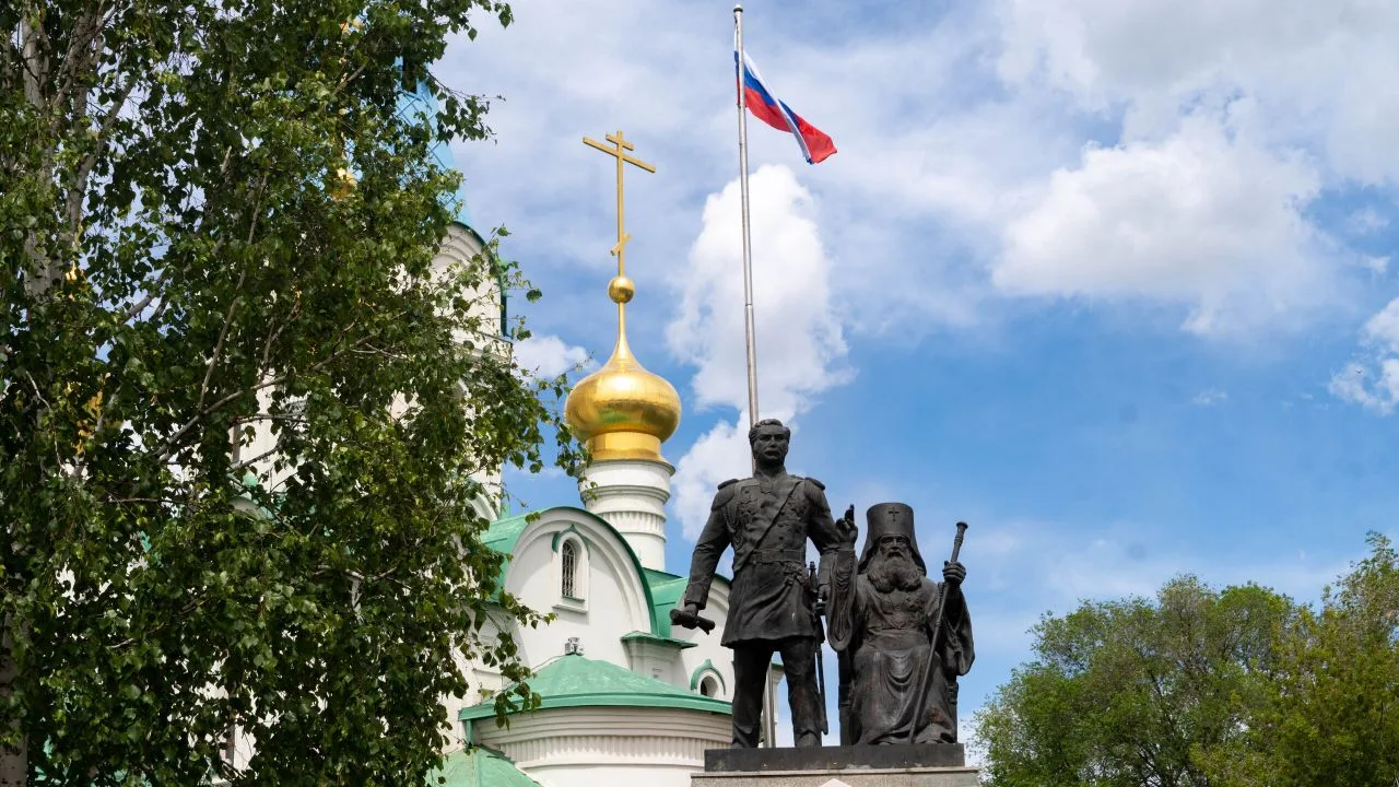 Депутаты Законодательного Собрания Амурской области отдали дань памяти основателям Благ...