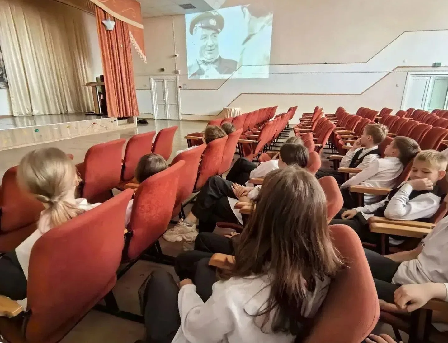 🎬 Кадры, которые запоминаются на всю жизнь.  В преддверии празднования Великой Победы над немецко-фа