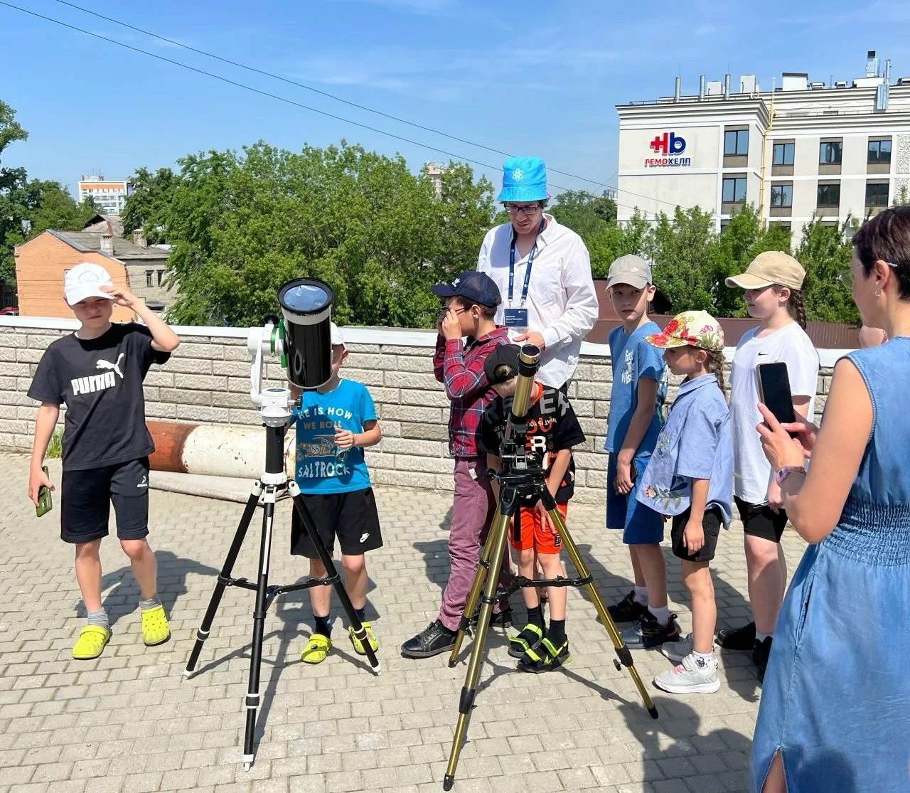 Друзья, в июне мы продолжаем наблюдать Солнце!