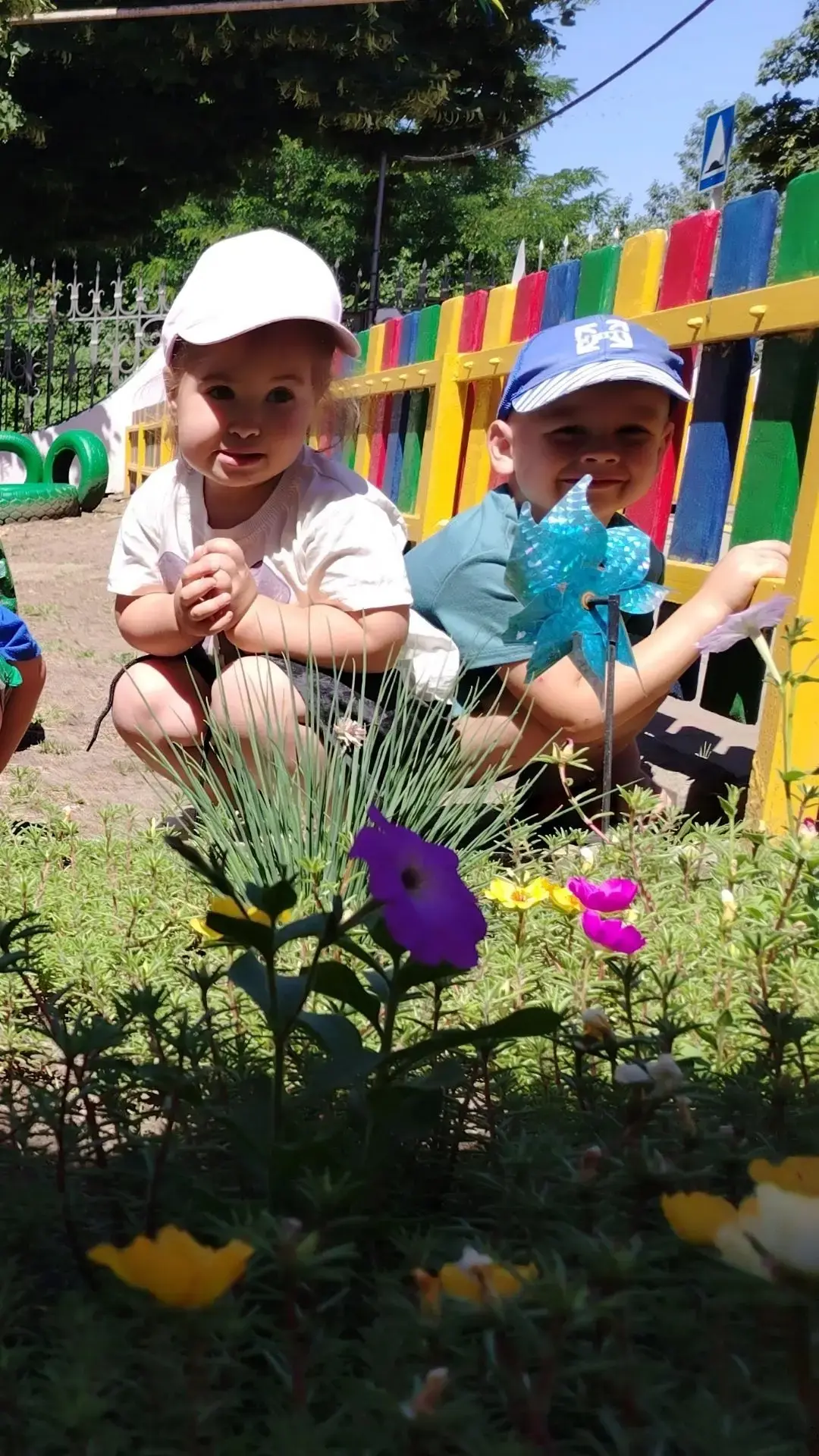 ☀️ Солнечный день в «Солнышке»!

Сегодня наши малыши наслаждались прогулкой на свежем воздухе. Яркое