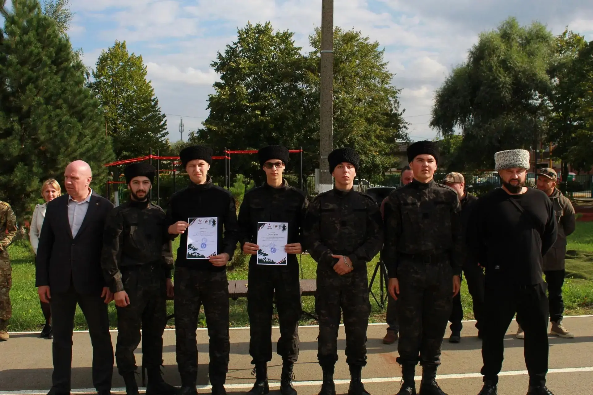 🛡️ Казачья сотня АГПУ — призеры военно-спортивных соревнований «Юный спецназ»!
