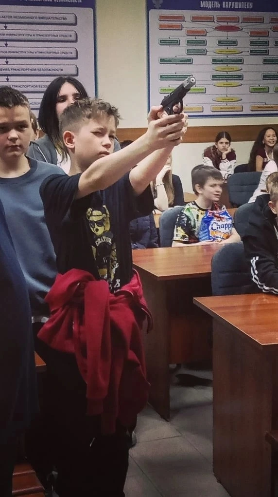 ПРОФОРИЕНТАЦИЯ В #МАОУСОШ222  🔁 Репост:  Наши ребята 6Г и ученики  из  6Д класса объединившись, съез