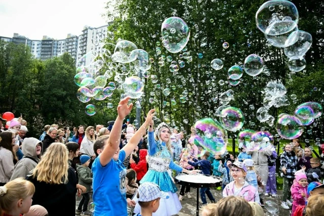 В Мурино открыли два новых общественных пространства к 277-летию города 😊