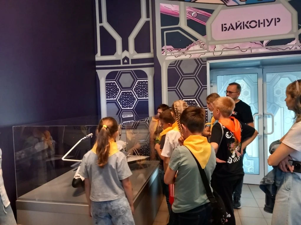 В рамках программы летнего школьного лагеря учащиеся посетили один из самых технологичн...