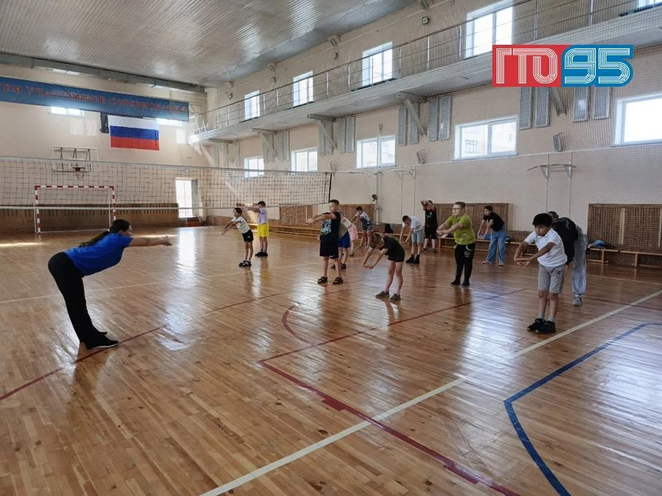 «Шаг к знаку ГТО»: ребята из лагеря школы № 17 выполнили нормативы ВФСК ГТО!