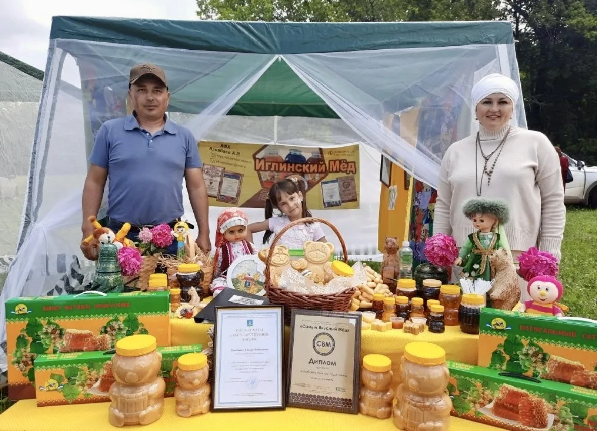 🐝 Иглинских пчеловодов отметили на сабантуе

🔝 В селе Нижние Лемезы Иглинского района прошел «праз