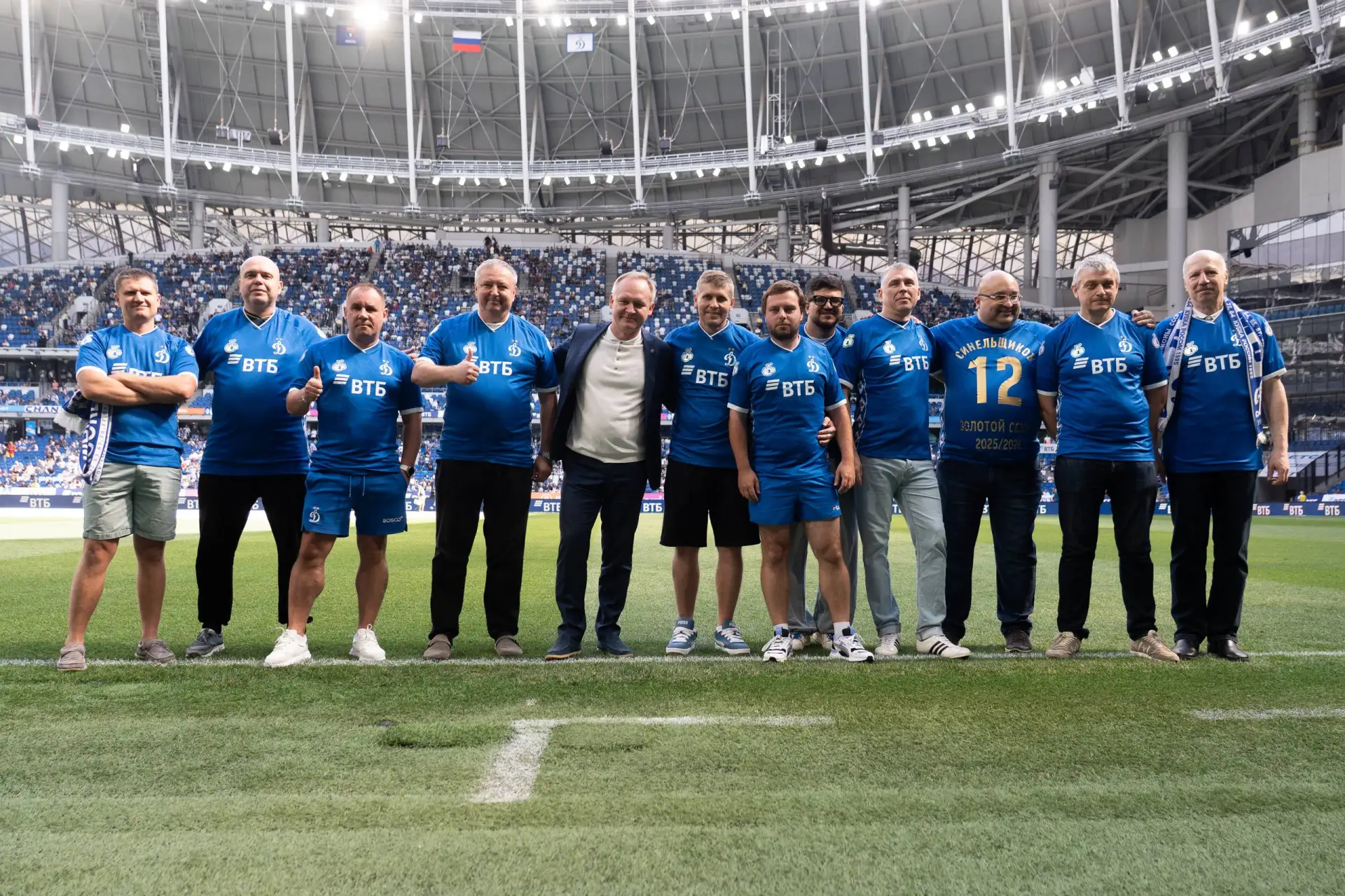 Они были с командой на каждом матче прошлого года 💙

Павел Пивоваров поздравил наших «золотников» н