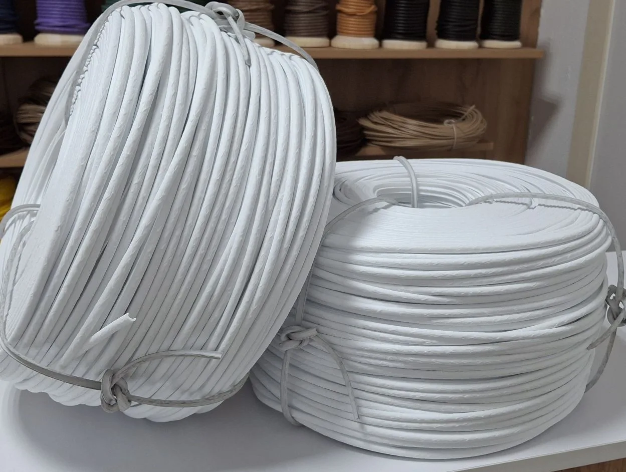 Полутрубка 6 мм в белом текстурированном варианте в наличии.