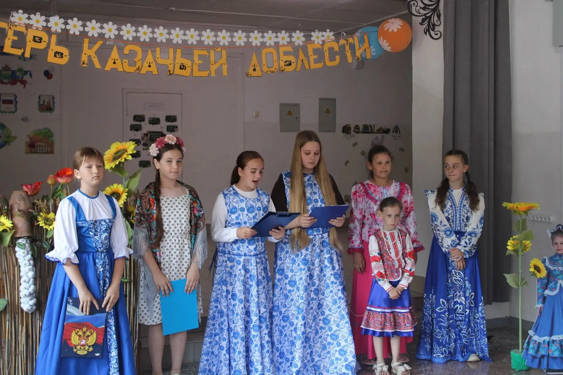 В нашем лагере прошёл яркий и душевный конкурс «Мисс казачка»! 🌸🐎
Девочки с гордостью представили 
