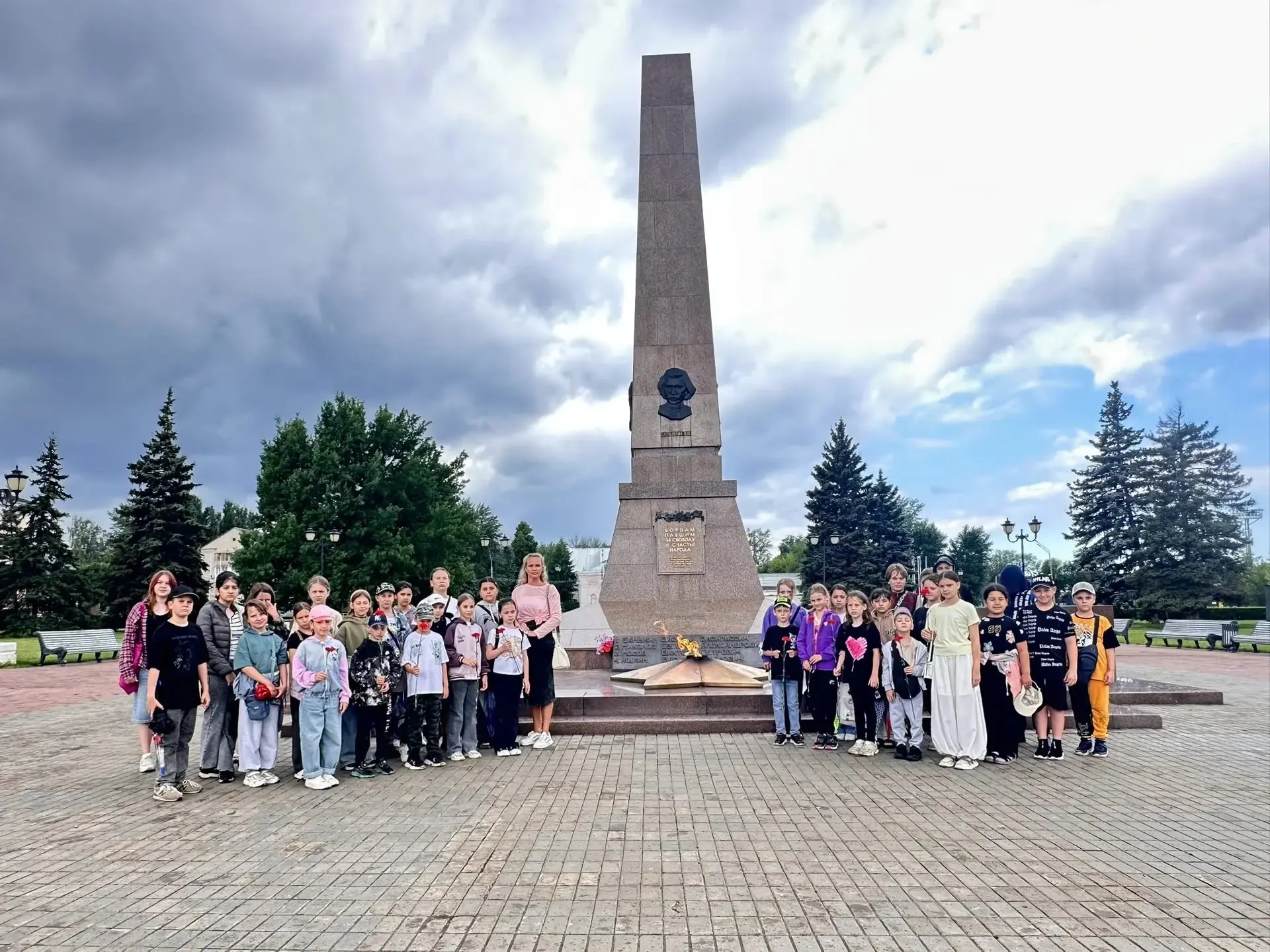 🕯️День памяти и скорби🕯️

Сегодня, 22 июня, в День памяти и скорби, наши ребята с глубоким уважени