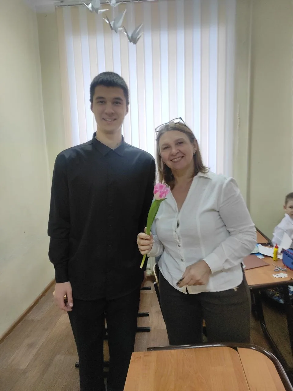 🌸 «Вам, любимые!»  6 марта утро в гимназии было особенным и полным радости! Старшеклассники встретил