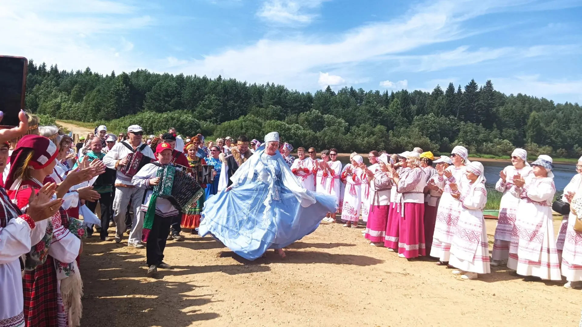 💮"ЛУЗА ДОРСА ГАЖ"💮
11 июля в селе Занулье Прилузского района состоялся Республиканский праздник на