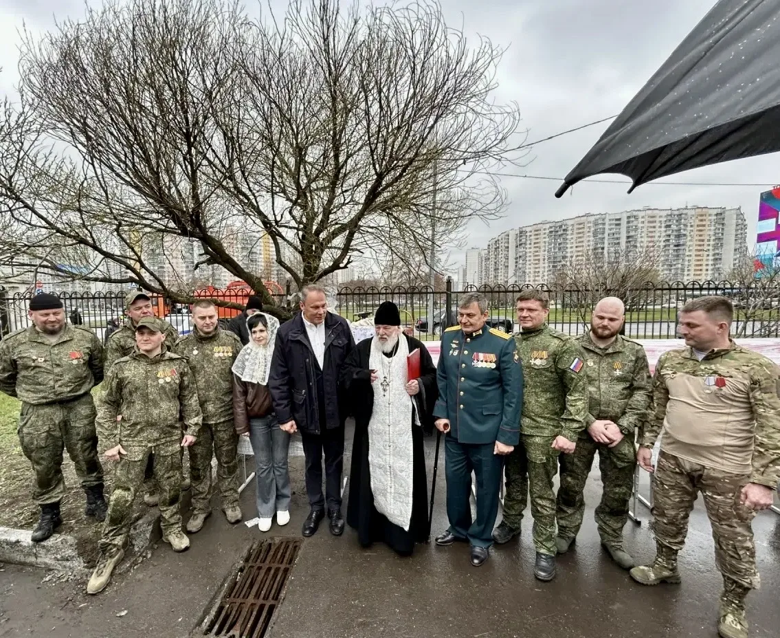 Накануне Светлой Пасхи, как и принято в православном мире, освятили 4 тысячи куличей для полков №143