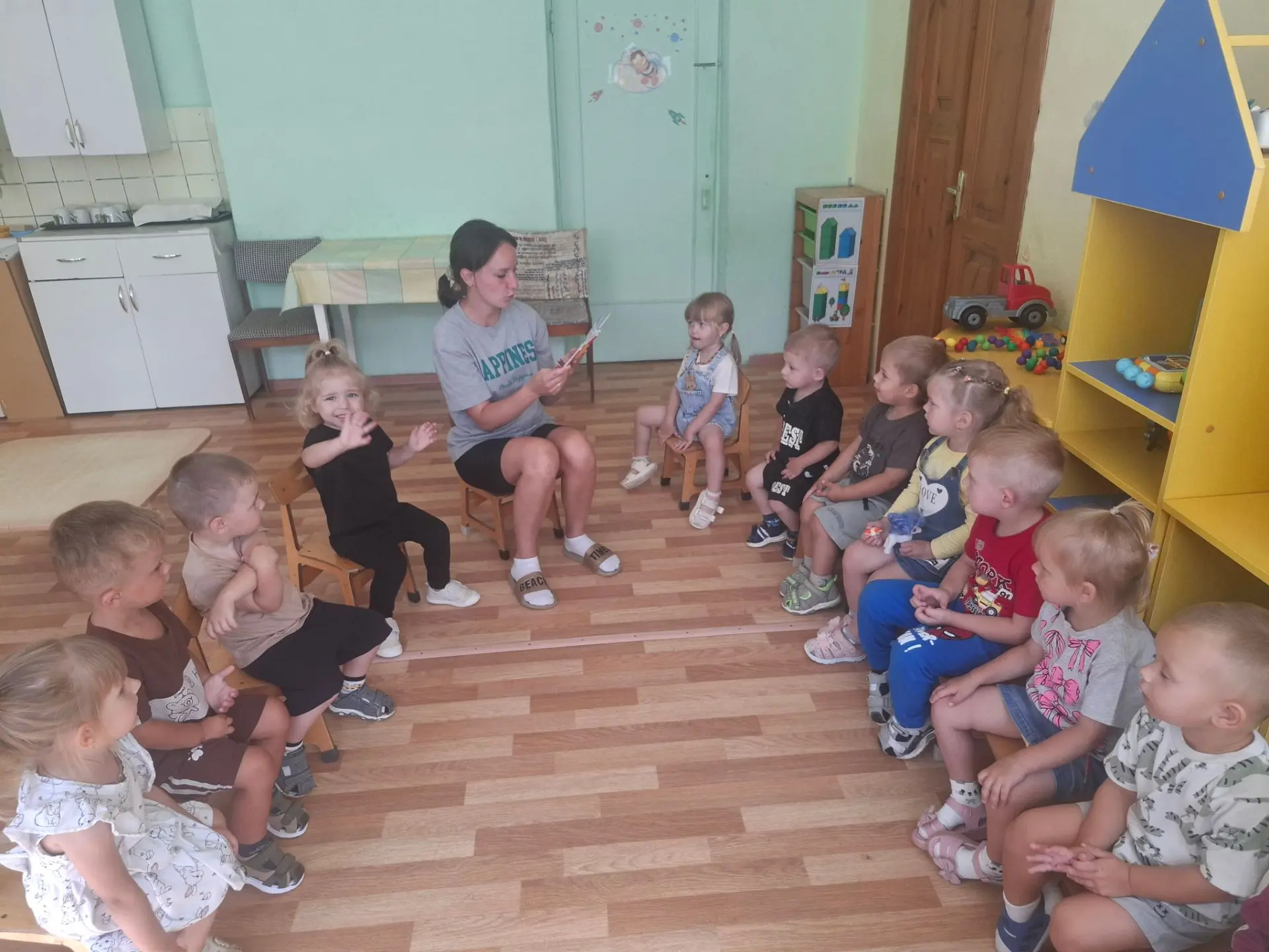 А у малышей чтение  сказки вместе со Златой Александровной!!