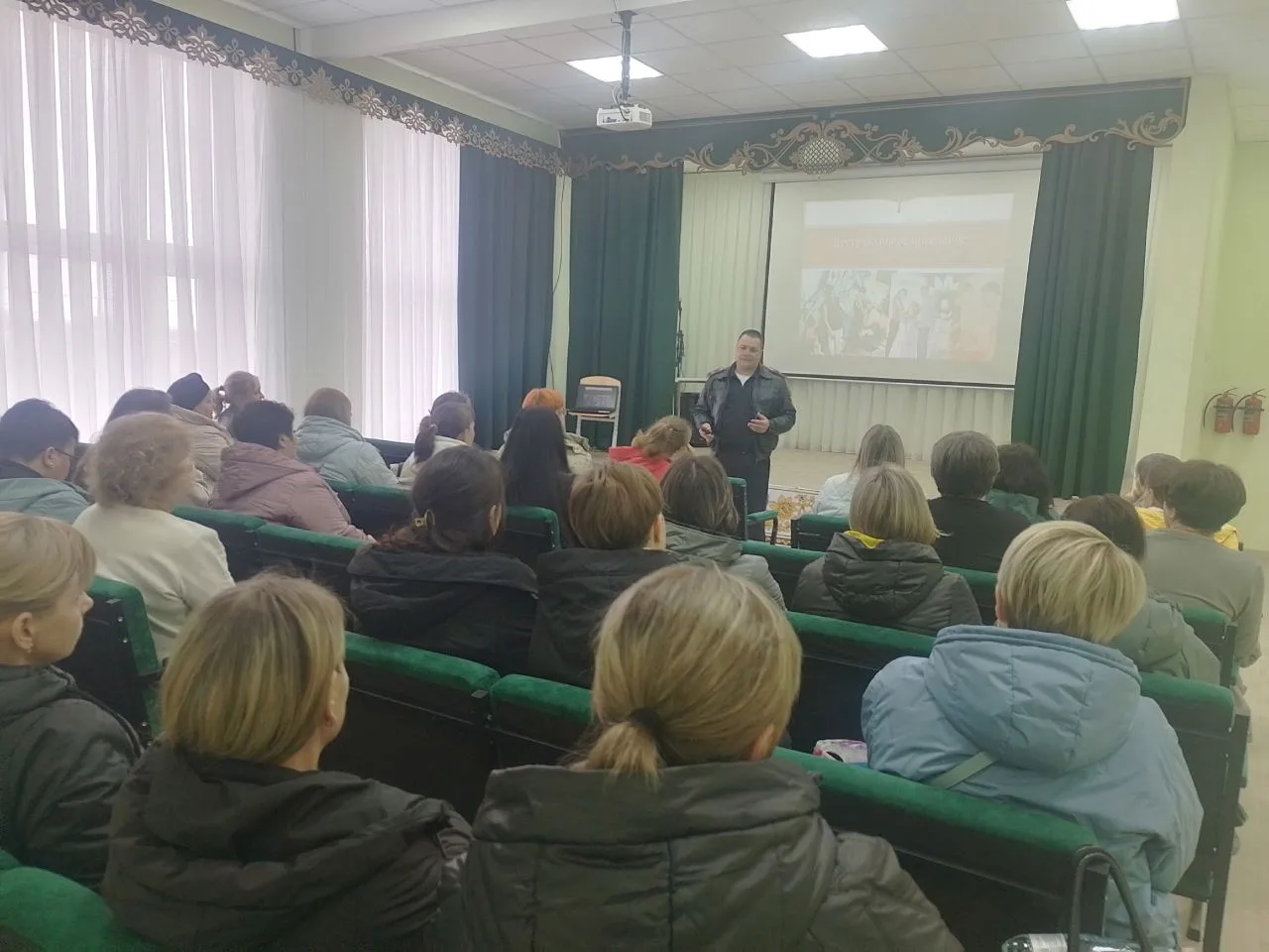 В МБОУ "Ольховская СШ " проходят  важные  общешкольные  родительские  собрания в рамках...