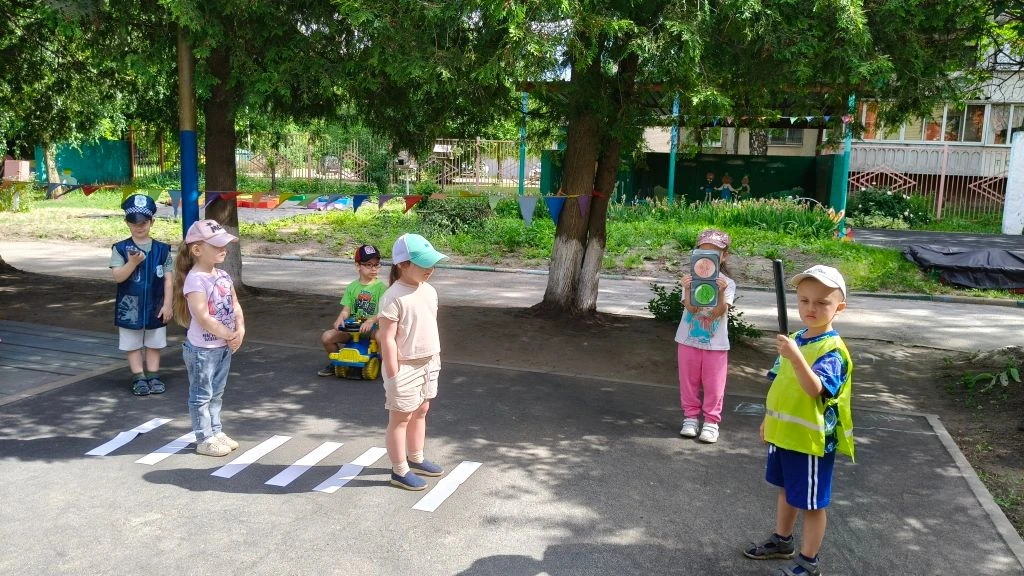 Сегодня в старшей группе "Солнышко" прошел День дорожной грамотности. 🧑‍✈Воспитатель Дергунова Ольг