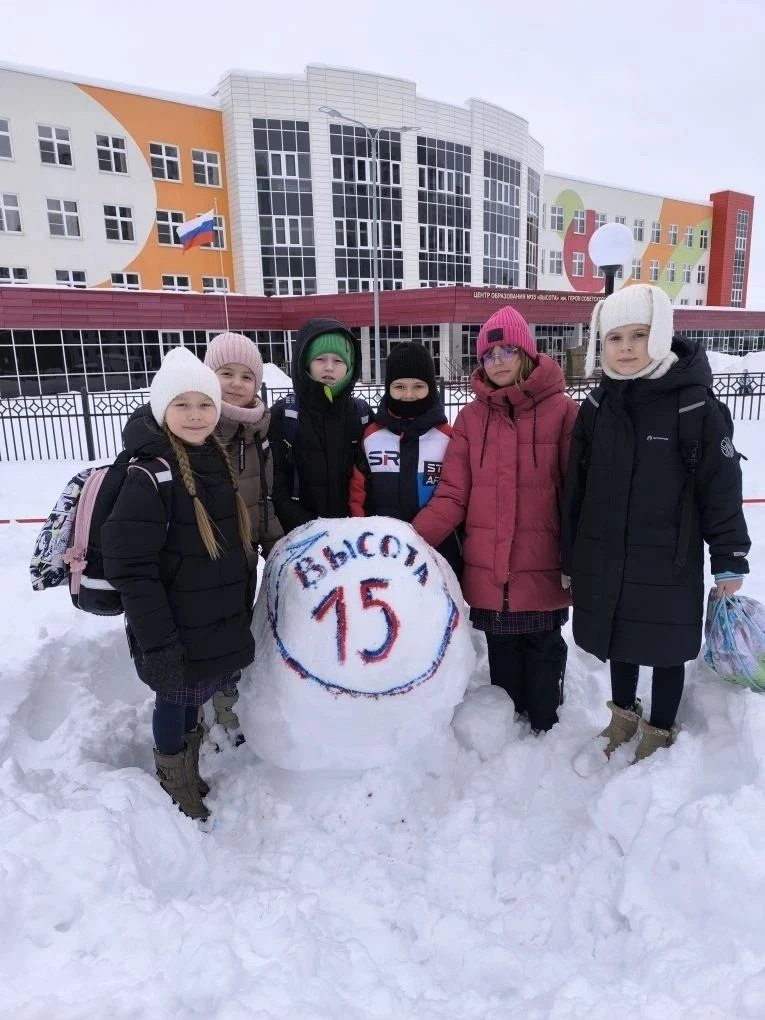 Чей снежок ЭПИК? Начинаем голосование. Голосуем до 8.00 15.02.2026  👍10 👏11 💯12 ♥️13 😍14 🔥15 👑16 ⚡17