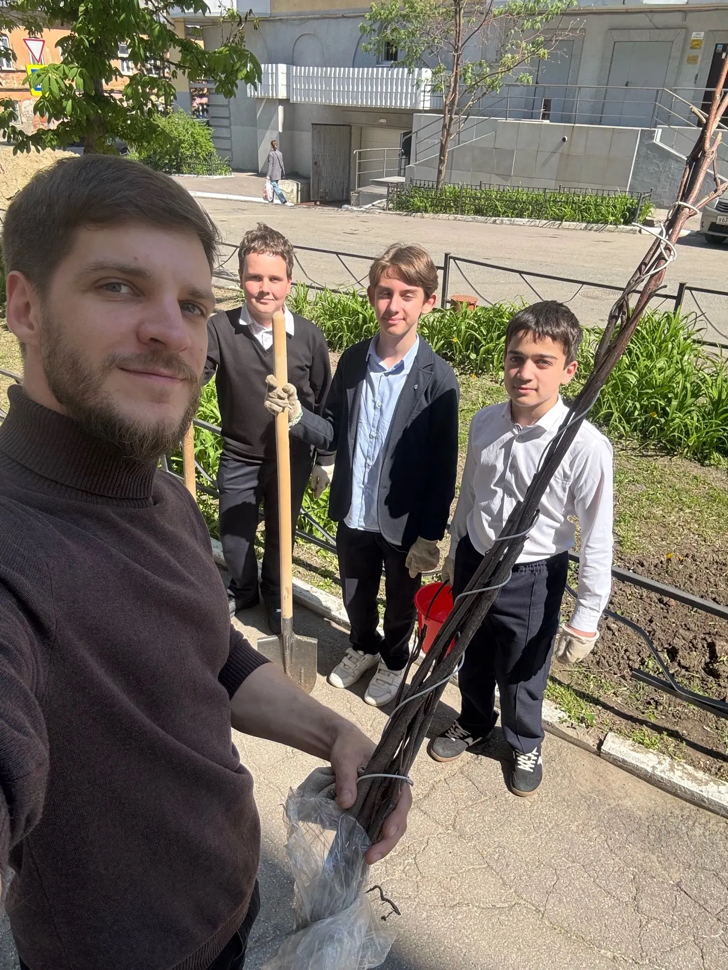 ⚙️ НОВОСТИ ИЗ МАСТЕРСКОЙ «ХИТРАЯ ШЕСТЕРЕНКА» 

🪏 Наши ребята не только работают с металлом и древес