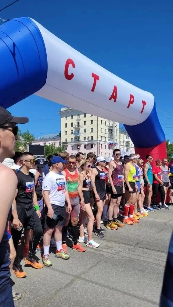 9 мая в Барнауле на площади Советов состоялся традиционный легкоатлетический пробег «Кольцо Победы»,