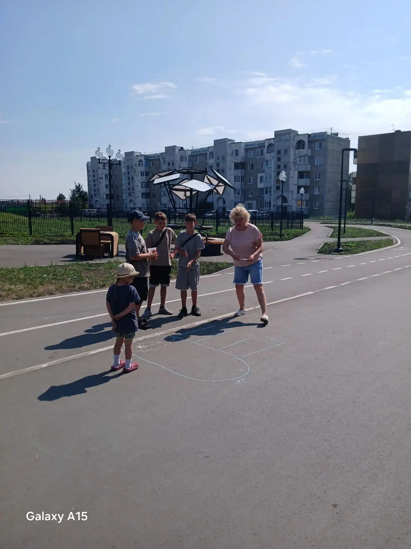 😀⚽📚16 июля на площадке у Центральной библиотеки прошёл библиотечный праздник – Библиотечный четвер