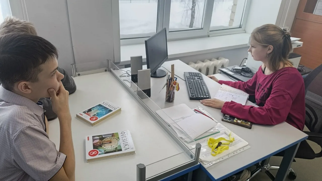 ✅ Команда учащихся 8 "Г" класса "ГидроЛаб" Симанова Ирина Пушкарёва Дарья Ситников Максим Челпанов Н