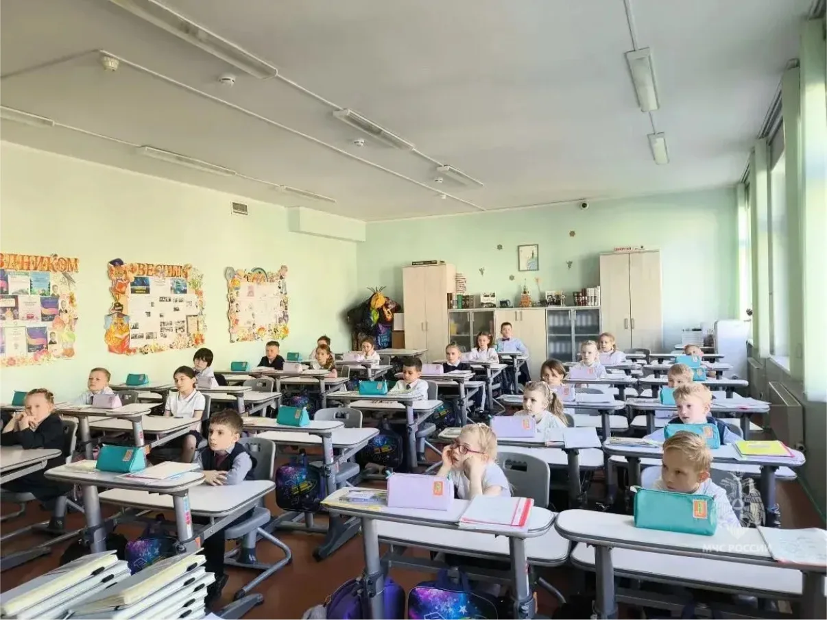 🟠В Центральном округе столицы прошли открытые уроки культуры безопасности  Сотрудники 3 и 4 ТОНПР по