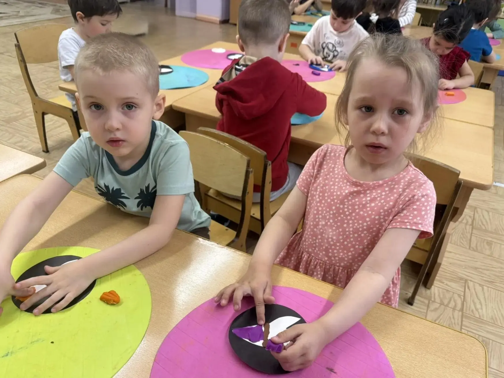 РАКЕТЫ КО ДНЮ КОСМОНАВТИКИ!  🚀 А в другом дошкольном отделении ко Дню космонавтики дети создавали во