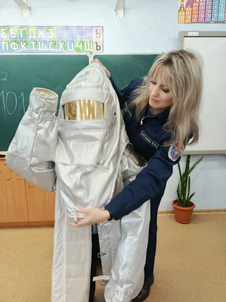 🔥 В преддверии Дня пожарной охраны: встреча с героями в погонах! 🔥 Сегодня в нашей школе прошли особ