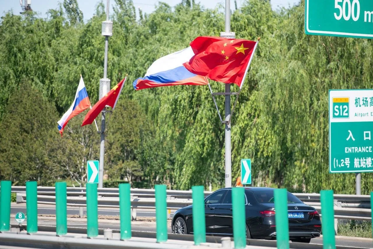 Россиянам могут разрешить въезжать в Китай на личных автомобилях