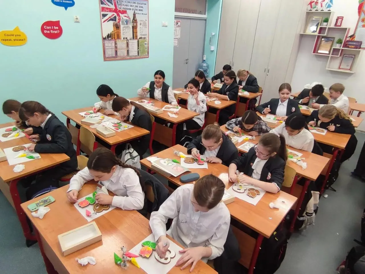 🥨🍩Пряник к 8 Марта В рамках акции "Вам, любимые" в нашем лицее состоялся необычный сладкий мастер-кл