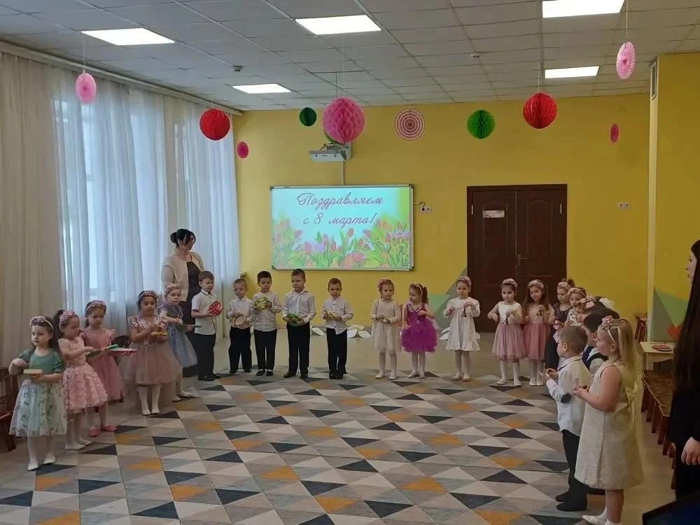 В преддверии праздника Весны, воспитанники средней группы "Семицветики" дошкольного отделения "Солны