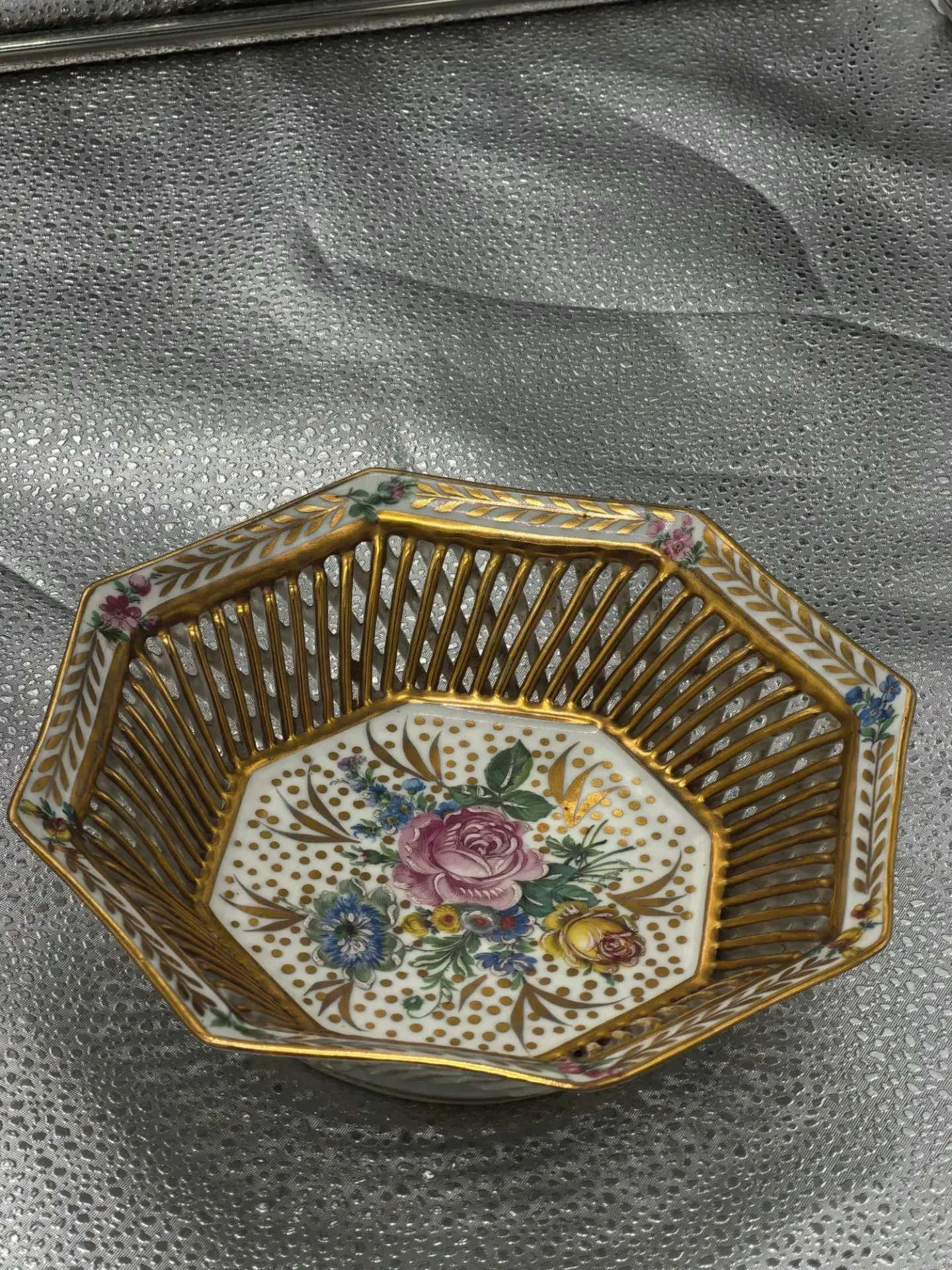 Антикварная ажурная конфетница (сухарница) Limoges, Франция