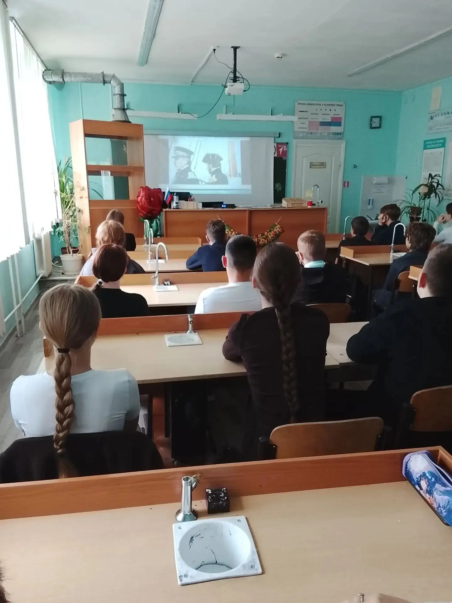 ✅Сегодня на Разговорах о важном обучающиеся 6-11 классов узнали о человеке, который ков...