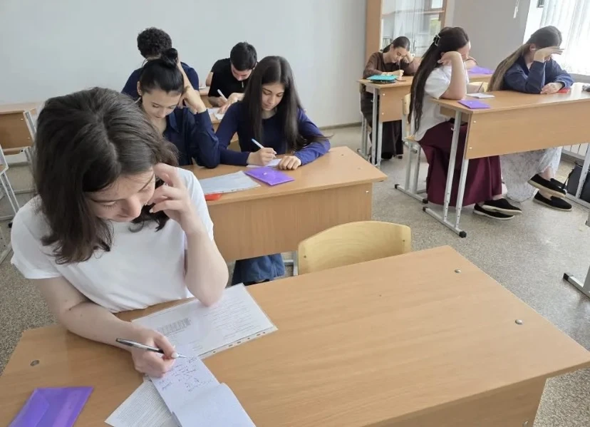 Перед первым экзаменом — больше практики и уверенности

У девятиклассников впереди первый экзамен по