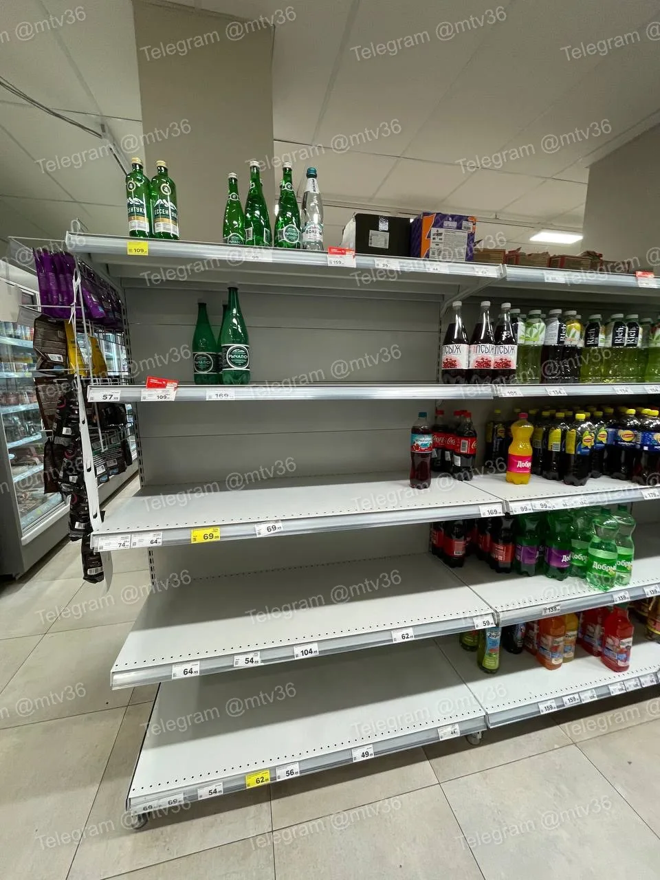 💦 Ситуация с водой в магазинах сегодня такая