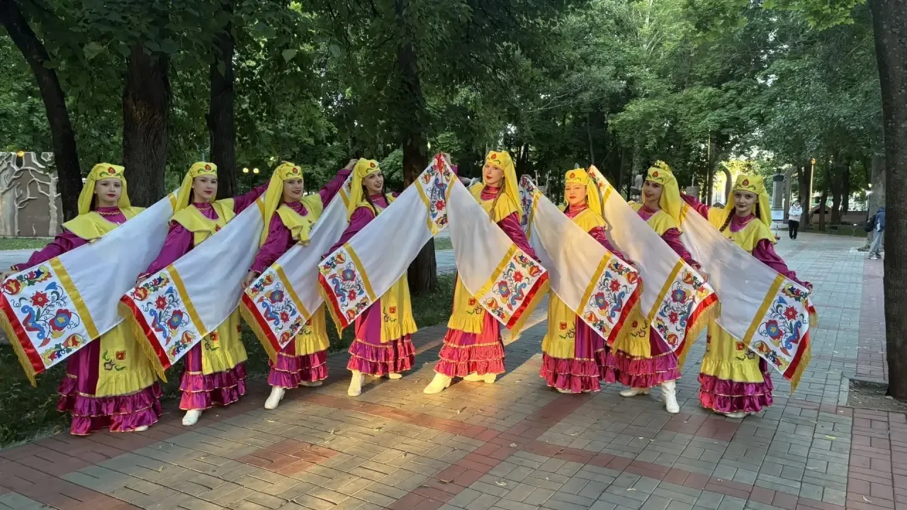 Город готовится к самому яркому празднику! По доброй традиции прошел сбор подарков для ...