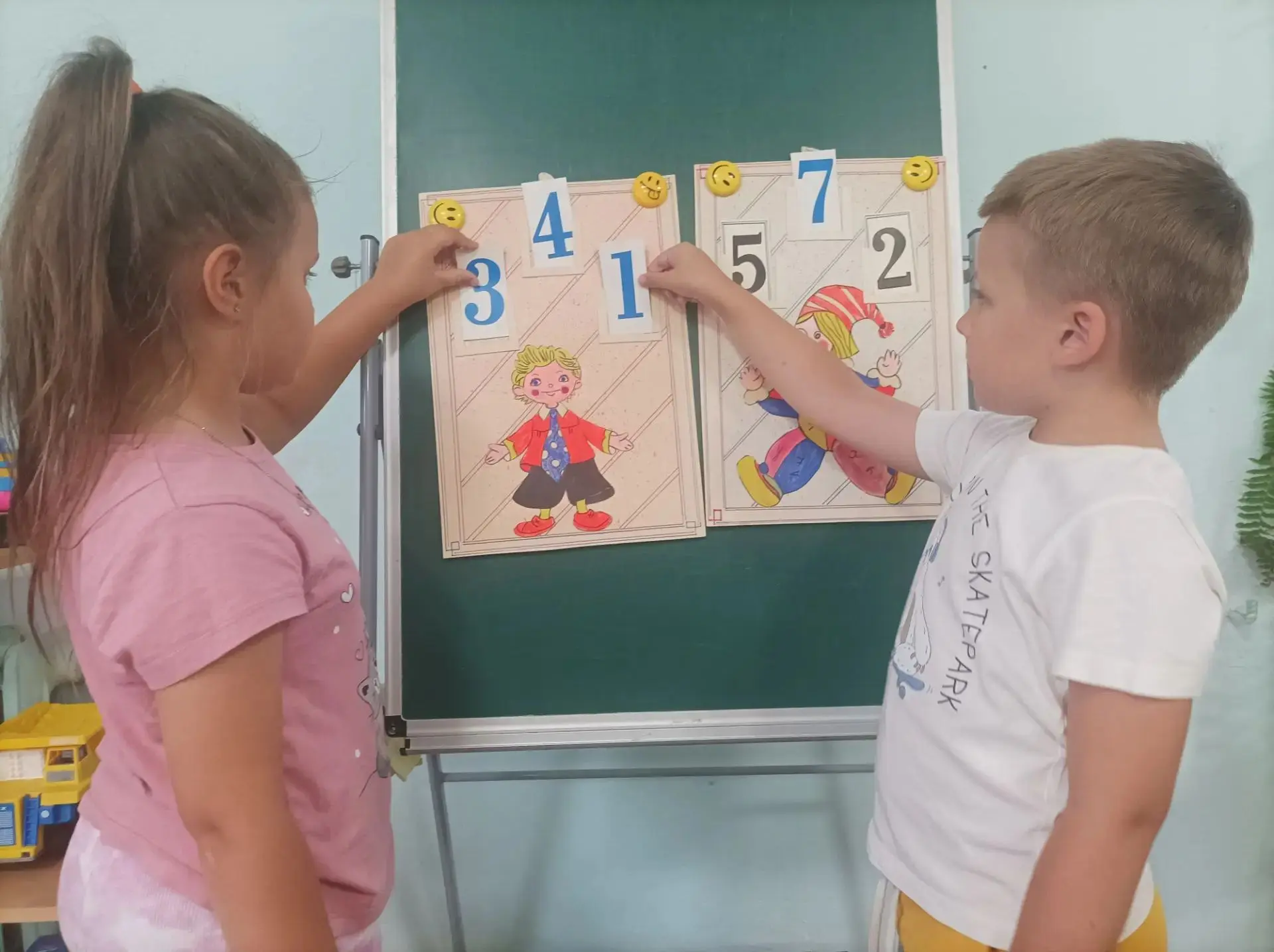 🤩Наши ребята из групп «Светлячки» и «Ромашки» перешли в подготовительную группу!
