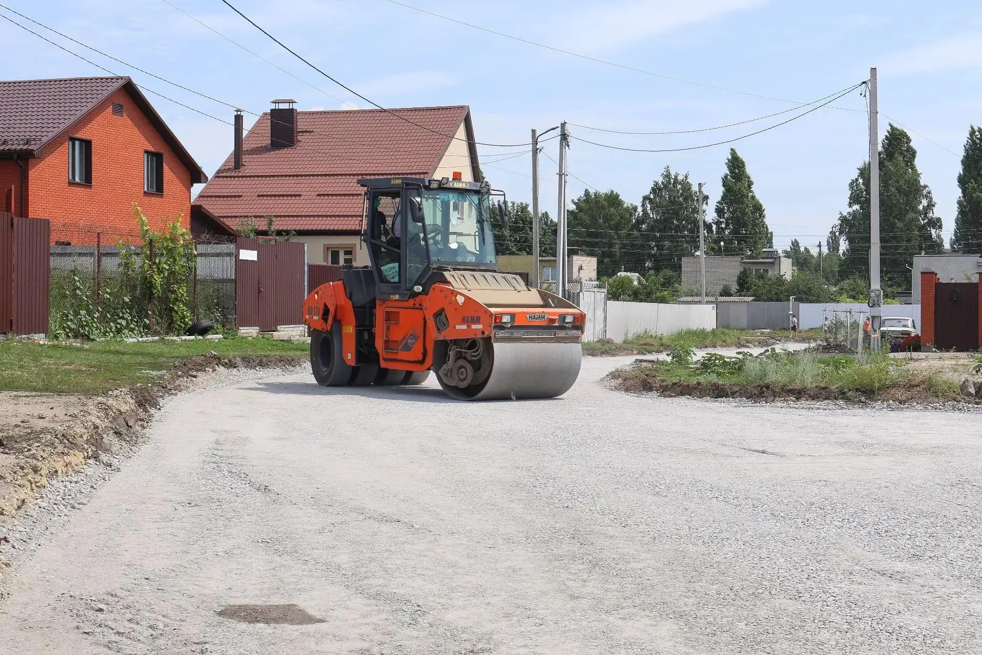 Проводим асфальтирование дорог частного сектора. В этом году благодаря финансированию и...