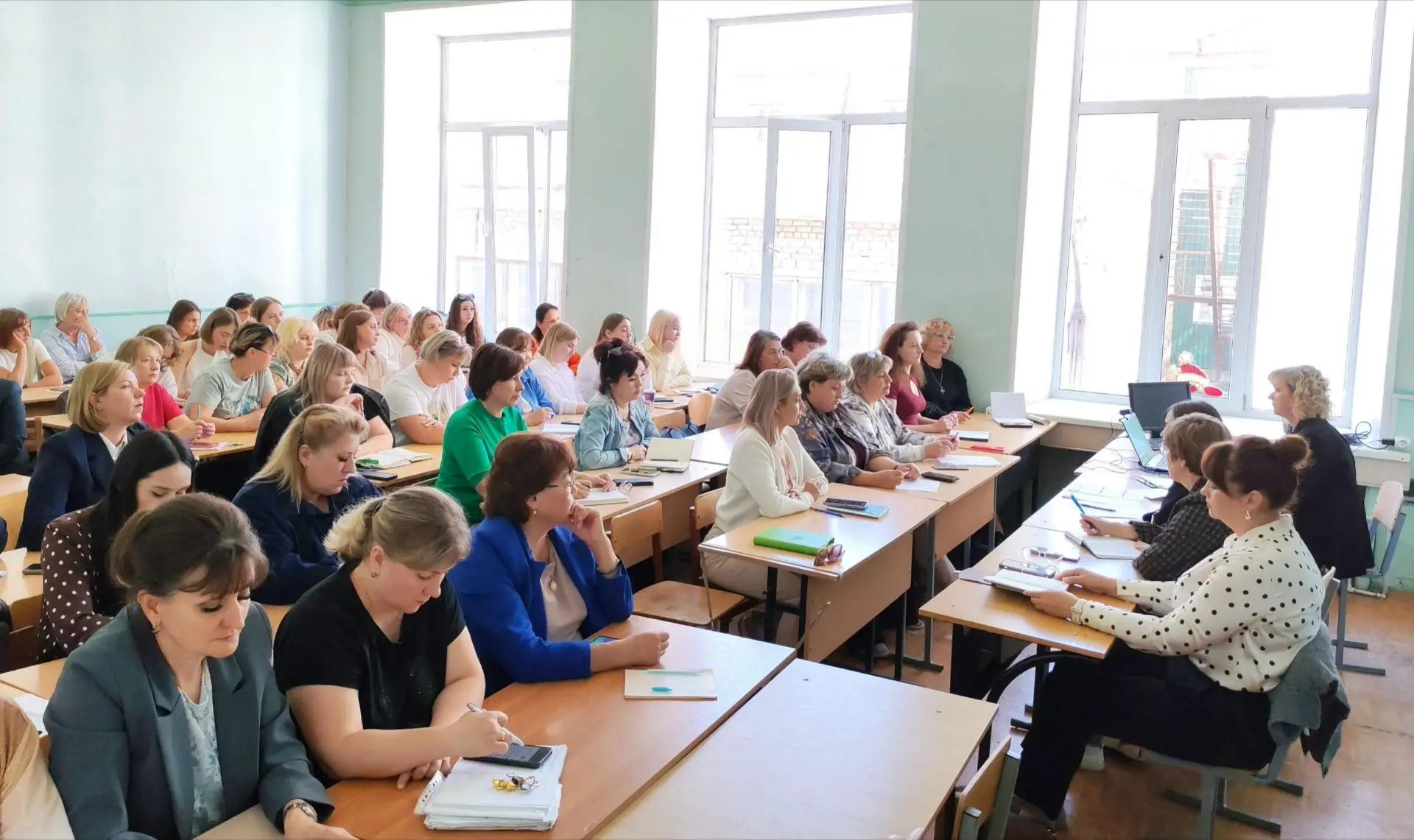 Сегодня в базовом подразделении и филиалах колледжа прошёл ежегодный Совет классных рук...