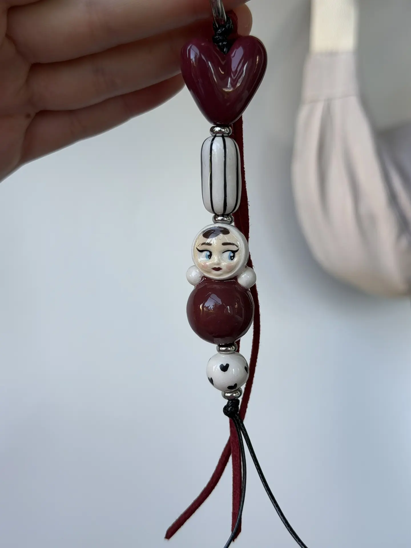 Немного изменила дизайн у неваляшки-гжель)