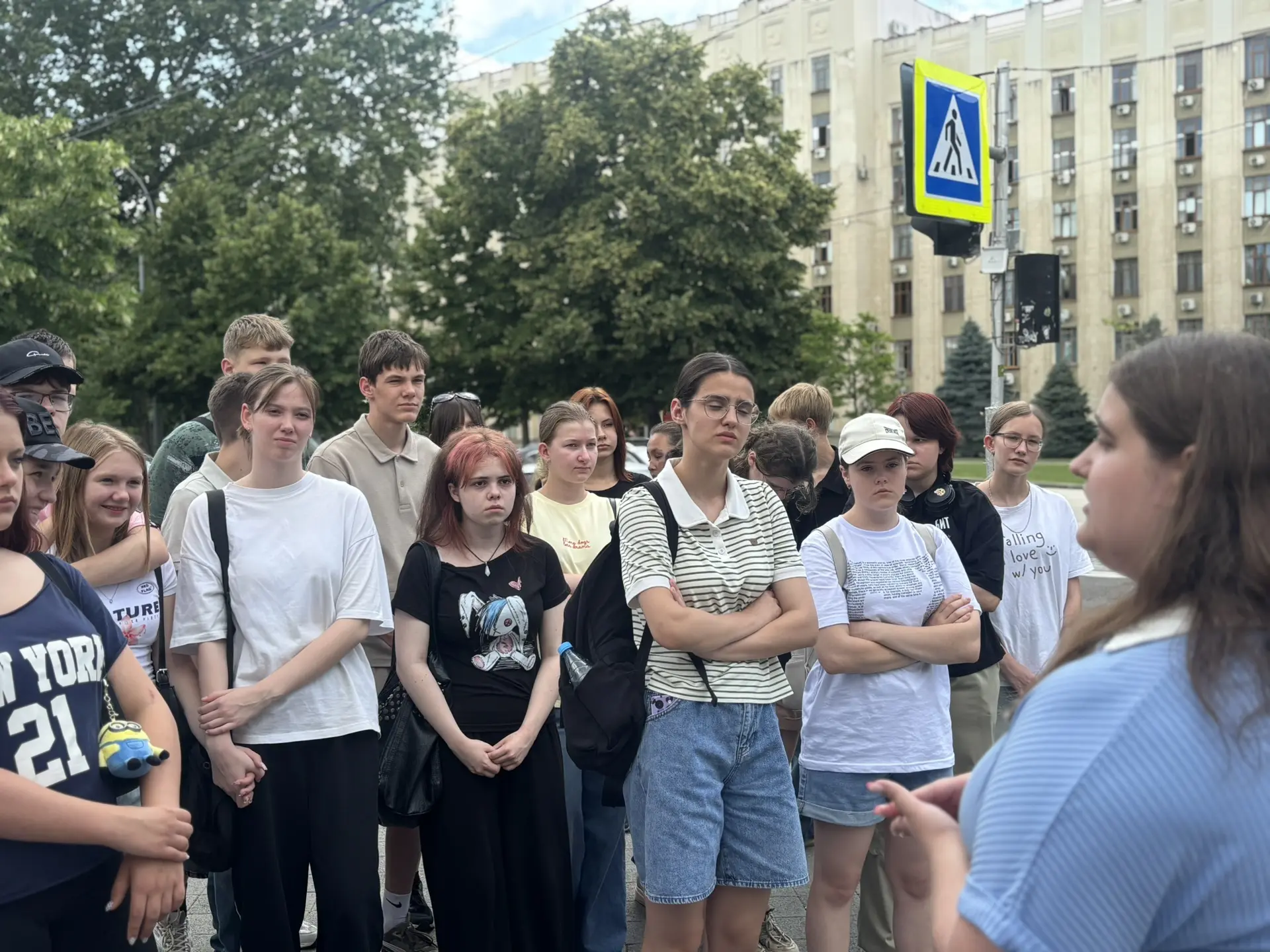 17.06.2026г. воспитанники лагеря труда и отдыха «Заря» МАОУ СОШ №103 в преддверии Дня памяти и скорб