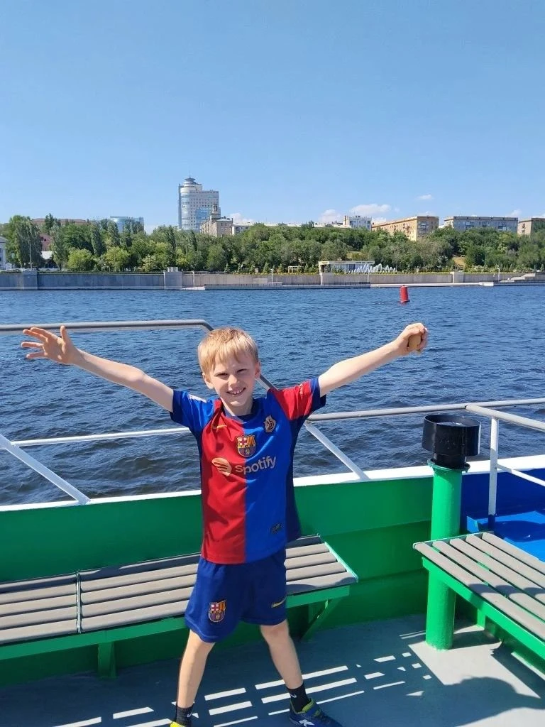 Невероятное путешествие 2 А            Репортаж с борта теплохода ⛴  22 мая 2 А класс вместо привычн