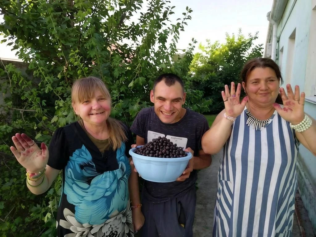 В "Царевском ДСО " созрела смородина.🥰😋