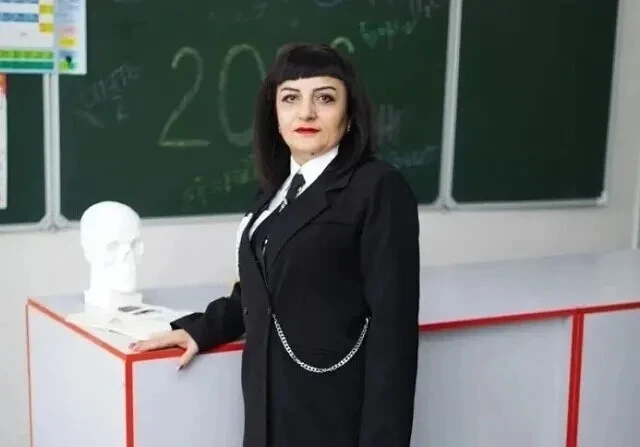 Я — практикующий психолог с многолетним опытом. Предлагаю поддержку в разных форматах: