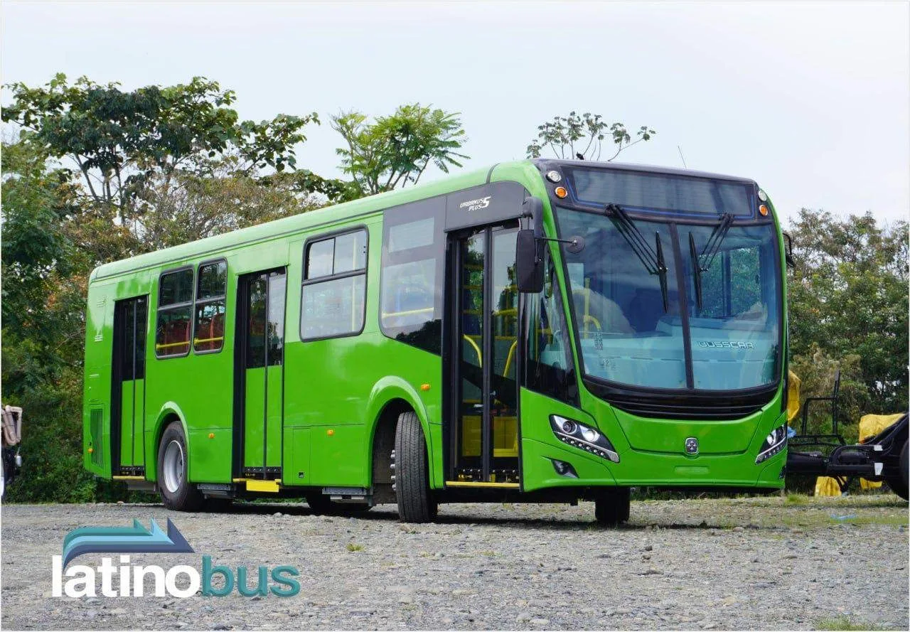Это электробус из Колумбии: Busscar Urbanus Plus 5 на шасси Volvo BZR с дверьми с двух ...