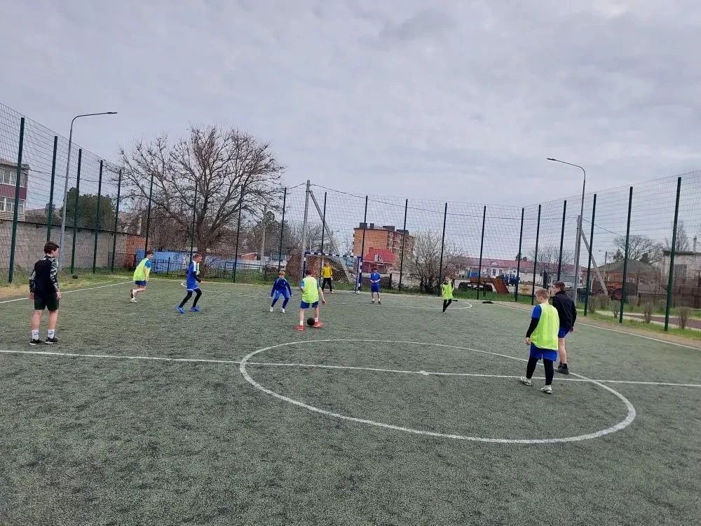 ⚽️Товарищеский матч по мини-футболу: этап отбора на зональные соревнования.  🥅Сегодня в нашей школе 