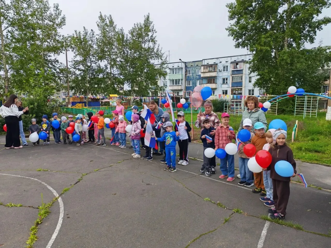 Здравствуйте, уважаемые родители и гости нашего канала! 🐬