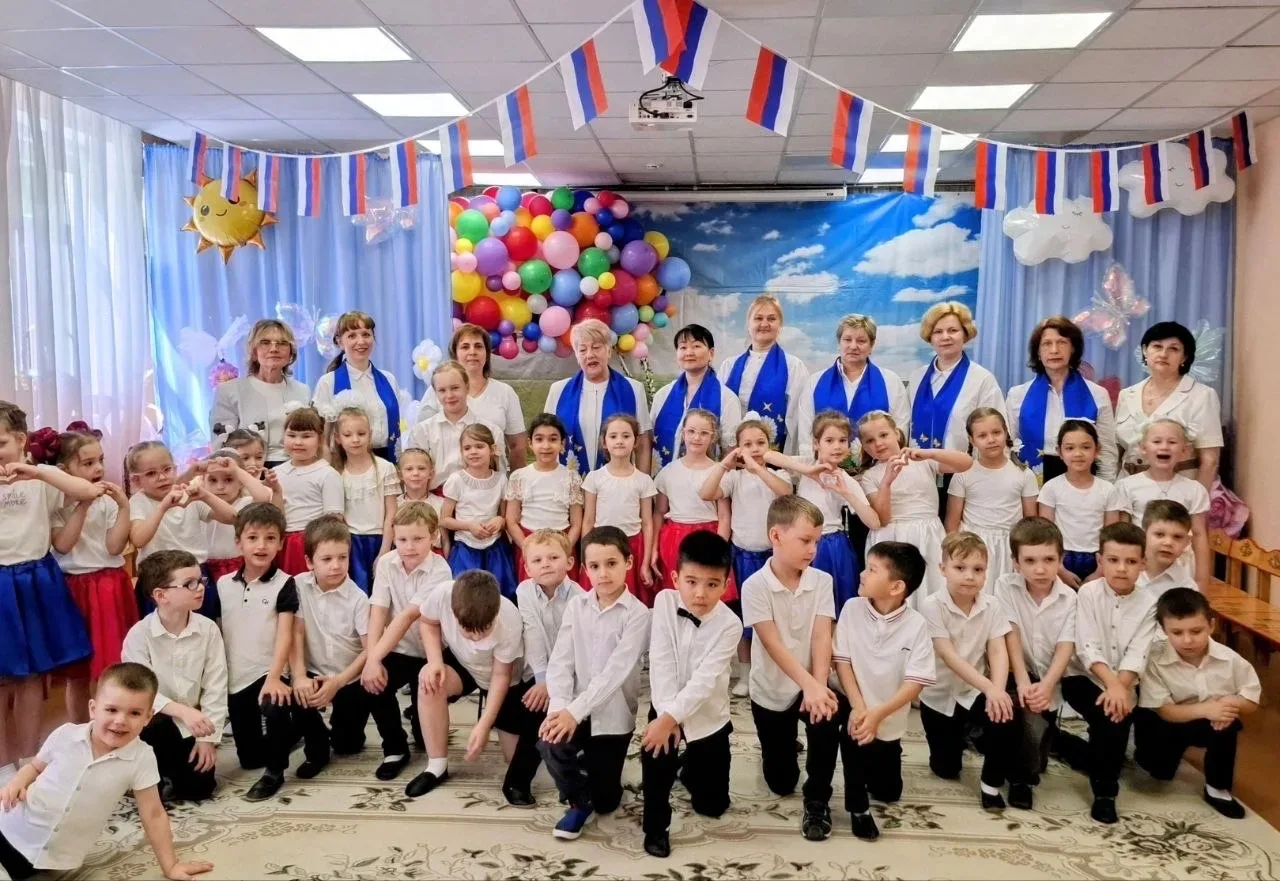 С Днём России! Праздник сердца и души в ДО «Ромашка»

В рамках проекта «Предшкола: стандарт детского